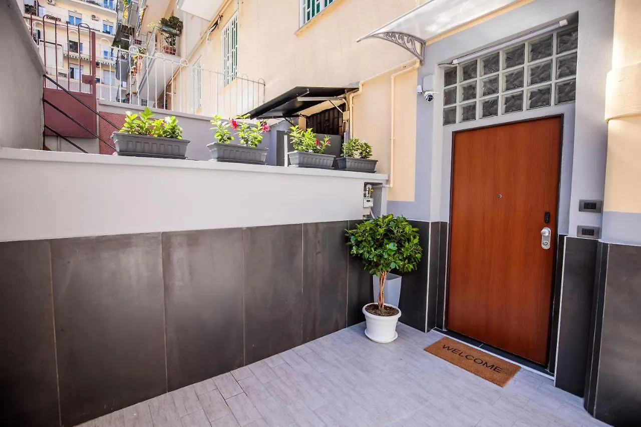 Medusa Cilea Guest House ナポリ イタリア